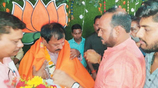  सांसद विजय बघेल ने समर्थकों के बीच मनाया जन्मदिन, बधाई देने तांता