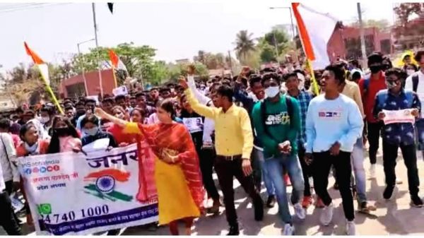 वार्षिक परीक्षा की समय सारणी जारी, छात्रसभा ने घेरा विवि