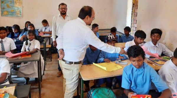 शाला समय में शिक्षक स्कूल से नदारद न रहें-डीएमसी