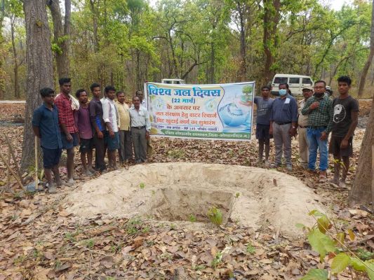 वाटर रिचाजऱ् पिट जल संरक्षण संरचना निर्माण शुरू