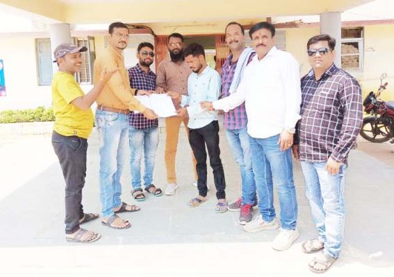 नपं के ठेकेदारों ने निविदा का किया बहिष्कार