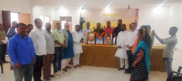 शहीद भगत सिंह, राजगुरु और सुखदेव को कांग्रेसियों ने दी श्रद्धांजलि