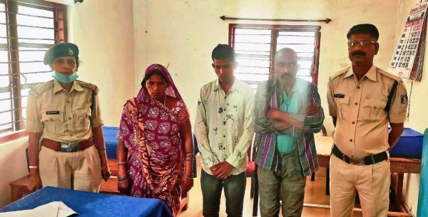 बंधक बनाकर डेढ़ साल तक नाबालिग से करता रहा रेप, आरोपी, माता-पिता सहित गिरफ्तार