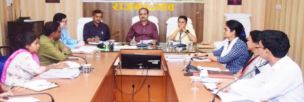 डाक मतपत्र के लिए 106 आवेदन, रूट चार्ट तैयार कर दल गठित करने निर्देश