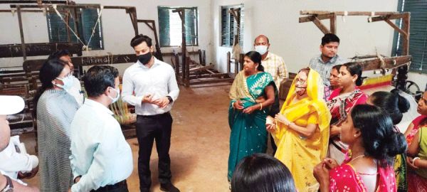 कलेक्टर ने गौठानों का किया निरीक्षण