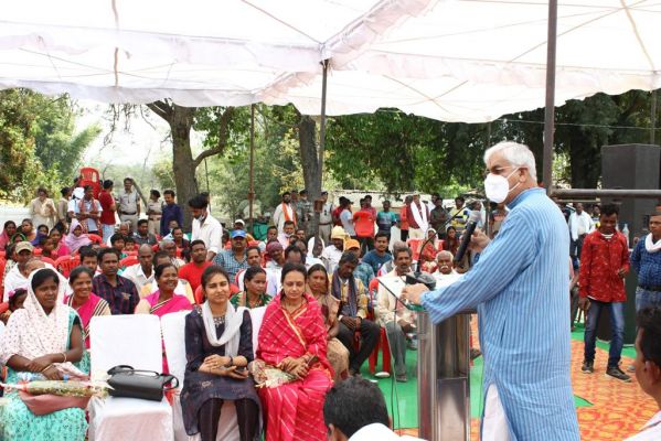 मनरेगा से ज्यादा काम कराने की पहल करें- सिंहदेव