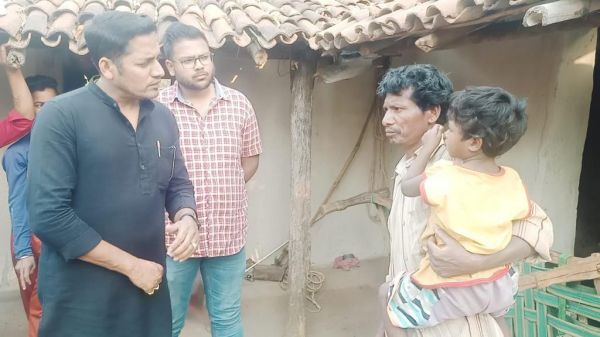 मृत बालिका के परिवार से मिले भाजपा नेता, बंधाया ढांढस