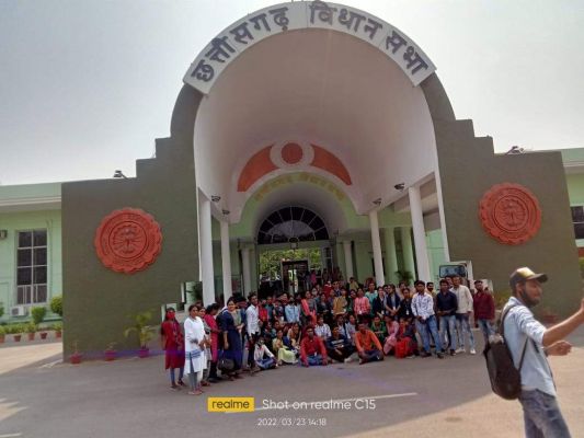 सुखराम नागे महाविद्यालय के विद्यार्थियों ने देखा विधानसभा