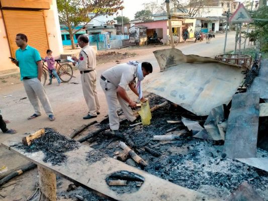 ठेले में लगी आग, दो लाख का समान जलकर राख
