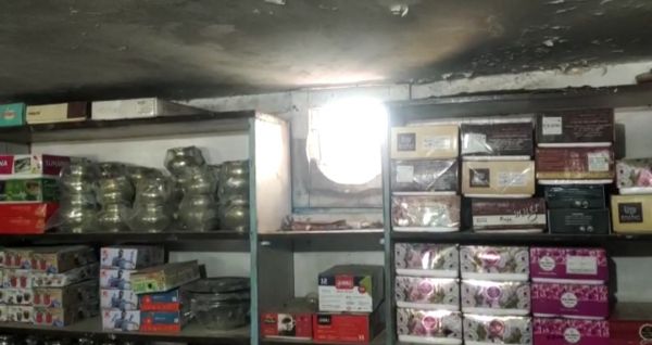 कपड़ा-बर्तन दुकान में ढाई लाख से अधिक की चोरी
