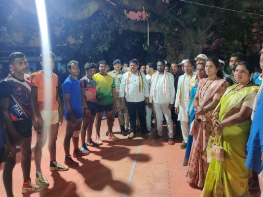 कबड्डी में गारे की टीम विजेता केशकाल विधायक के हाथों पुरस्कृत