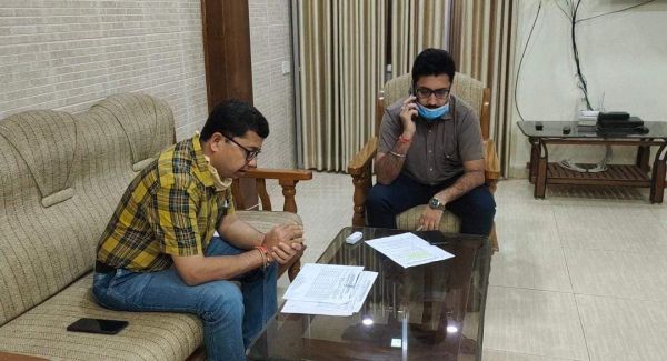 जिपं कार्यालय में ग्रामीण विकास योजनाओं की समीक्षा बैठक