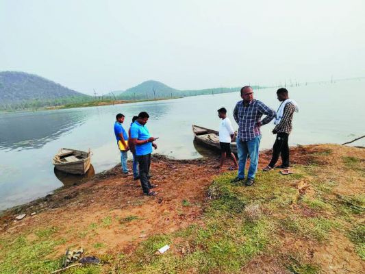 नाव पलटने से 2 लड़कियां डूबी, बोटिंग के दौरान हुआ हादसा