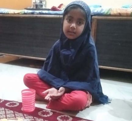 मासूम अदीबा ने रखा पहला रोजा