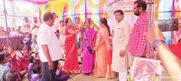 संकुल स्तरीय अंगना में शिक्षा 2.0 मेला, स्मार्ट माताएं सम्मानित