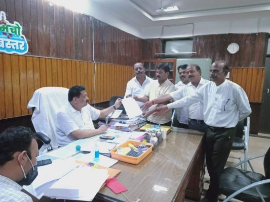 छत्तीसगढ़ में ओबीसी वर्ग को 27 फीसदी आरक्षण लागू करने की माँग सौंपा ज्ञापन