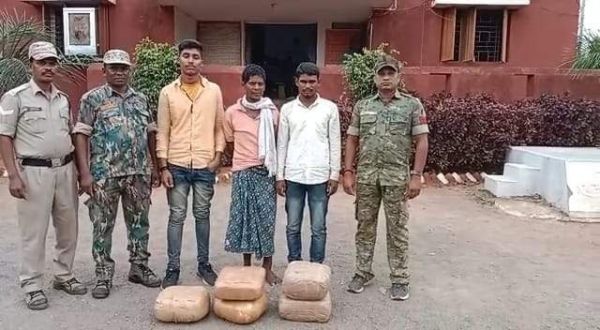 24 घंटे के भीतर 2 मामले में 4 गांजा तस्कर गिरफ्तार