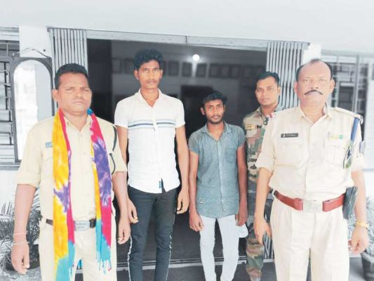 युवती के घर घुसकर छेडख़ानी, दो युवक गिरफ्तार