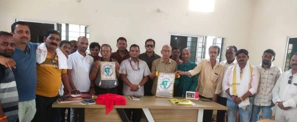 प्रेस क्लब बीजापुर के प्रतीक चिन्ह का लोकार्पण