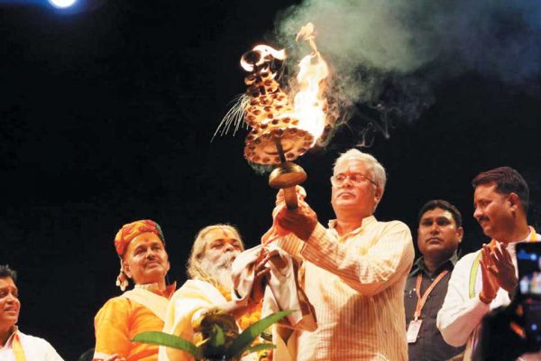  सीएम ने शिवरीनारायण में  संगम पर की आरती