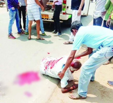 ट्रक ने स्कूटी को मारी ठोकर, बुजुर्ग की मौत