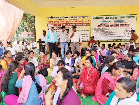 कई संघ बैठे हड़ताल पर, स्वास्थ्य के साथ जिले भर का कामकाज ठप