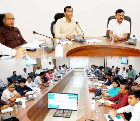 पेयजल समस्या के समाधान के लिए हर स्तर पर प्रयास करें - कलेक्टर