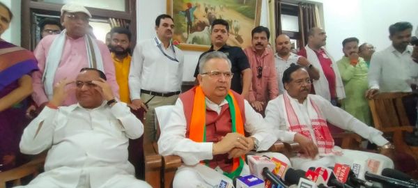 2 शीर्ष नेताओं की युद्धभूमि बना है सरगुजा, सरकार ने जानबूझकर रोका विकास-रमन