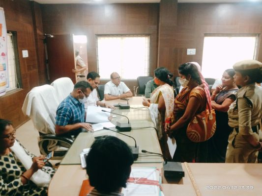जनचौपाल में कलेक्टर ने सुनी  नागरिकों की समस्याएं