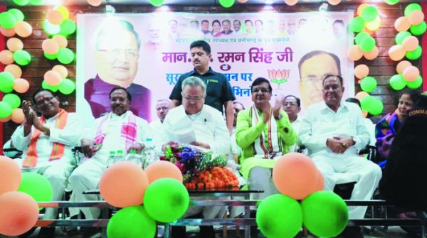 आलोचना करने पर झूठे मुकदमे दर्ज कर रही भूपेश सरकार-रमन