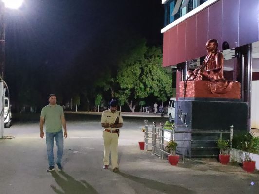 बिना चेक जारी किए निकल गए 90 लाख