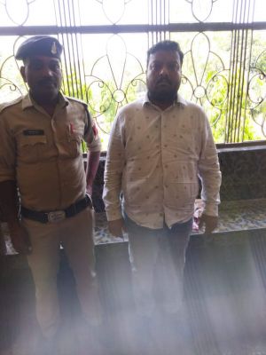 मारपीट, कंपनी से अवैध उगाही की शिकायत, गिरफ्तार