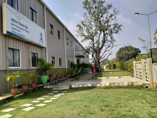 पड़ोसी राज्यों के युवाओं को भी आत्मनिर्भर बना रहा आरआरवीयूएनएल और अदाणी कौशल विकास केंद्र