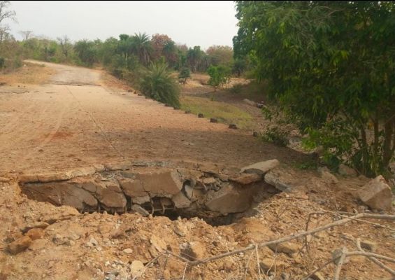 जवानों तक पहुँचने वाले राशन को रोकने नक्सलियों ने की पुल उड़ाने की कोशिश