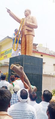डॉ. अम्बेडकर की जयंती धूमधाम से मनाई