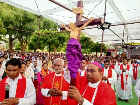 गुडफ्राइडे : महागिरिजाघर में हुए विविध कार्यक्रम