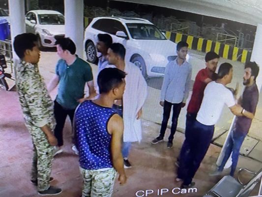 थाने में विधायक पुत्र का हंगामा, पुलिसकर्मियों से मारपीट,