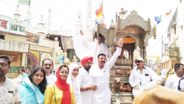 शहर कांग्रेस ने किया शोभायात्रा का स्वागत