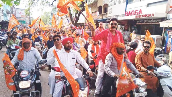 जय बजरंगबली की जयघोष के साथ पूजे गए रामभक्त हनुमान