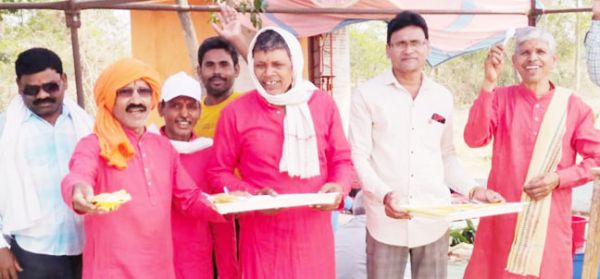 हनुमान जन्मोत्सव, विशेष पूजा के बाद प्रसाद वितरण