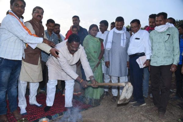 भगत ने किया अतिरिक्त कक्ष निर्माण व जल जीवन मिशन का भूमिपूजन