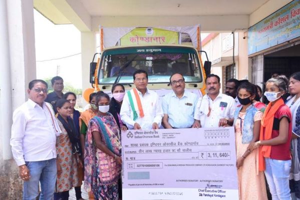 गारमेंट फैक्ट्री से एक करोड़ के कपड़ों की प्रथम खेप की रवानगी