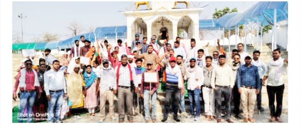 हड़ताली मनरेगा कर्मियों ने निकाली बाइक रैली