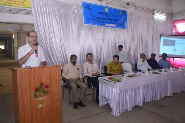 निष्ठा, लगन और हुनर के दम पर जीवन की नई ऊंचाई को छुएंगे युवा-कलेक्टर