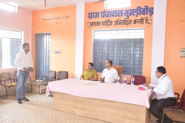 राजस्व संबंधी प्रकरणों का निराकरण सर्वोच्च प्राथमिकता से करें