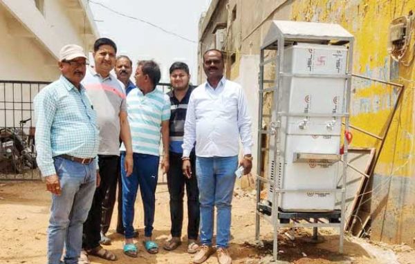  कारोबारी चांदीराम अग्रवाल की स्मृति में दिया वाटर कूलर