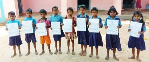 कमार विद्यार्थियों को मिला जाति प्रमाण पत्र