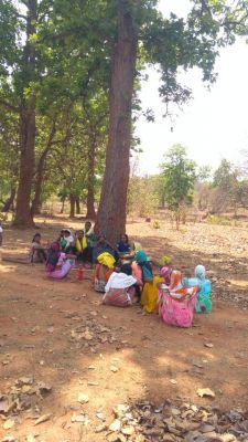 परसा कोल खदान के विरोध में महिलाओं का चिपको आंदोलन शुरू