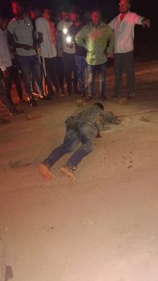 ट्रक की ठोकर से युवक की मौत, 2 घायल