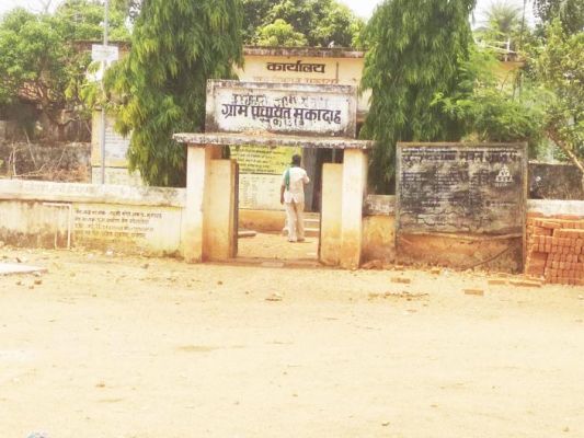 फर्जी हाजरी और उगाही की शिकायत पर भी कार्रवाई नहीं